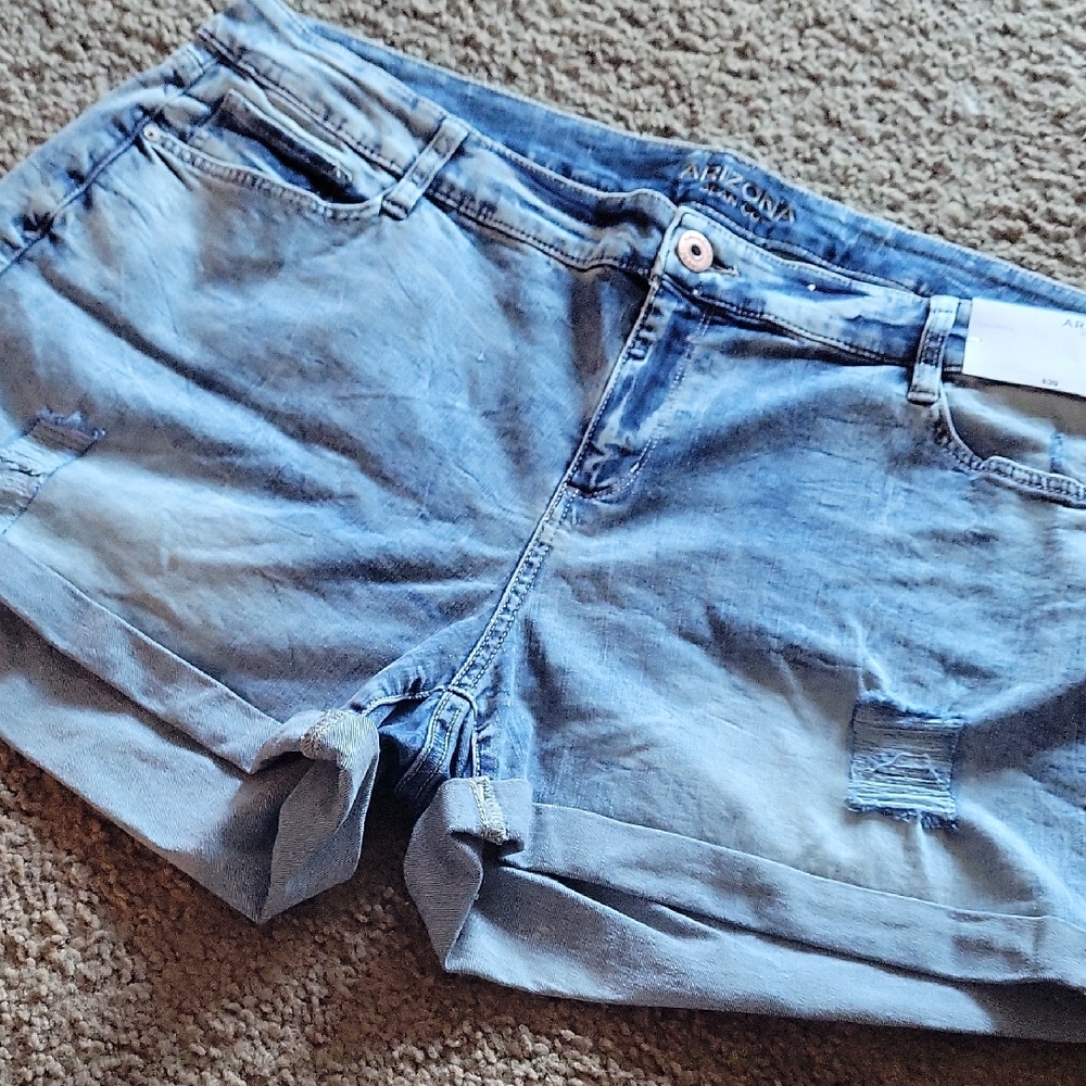 NWT Arizona Jean Jrs Plus Shorts